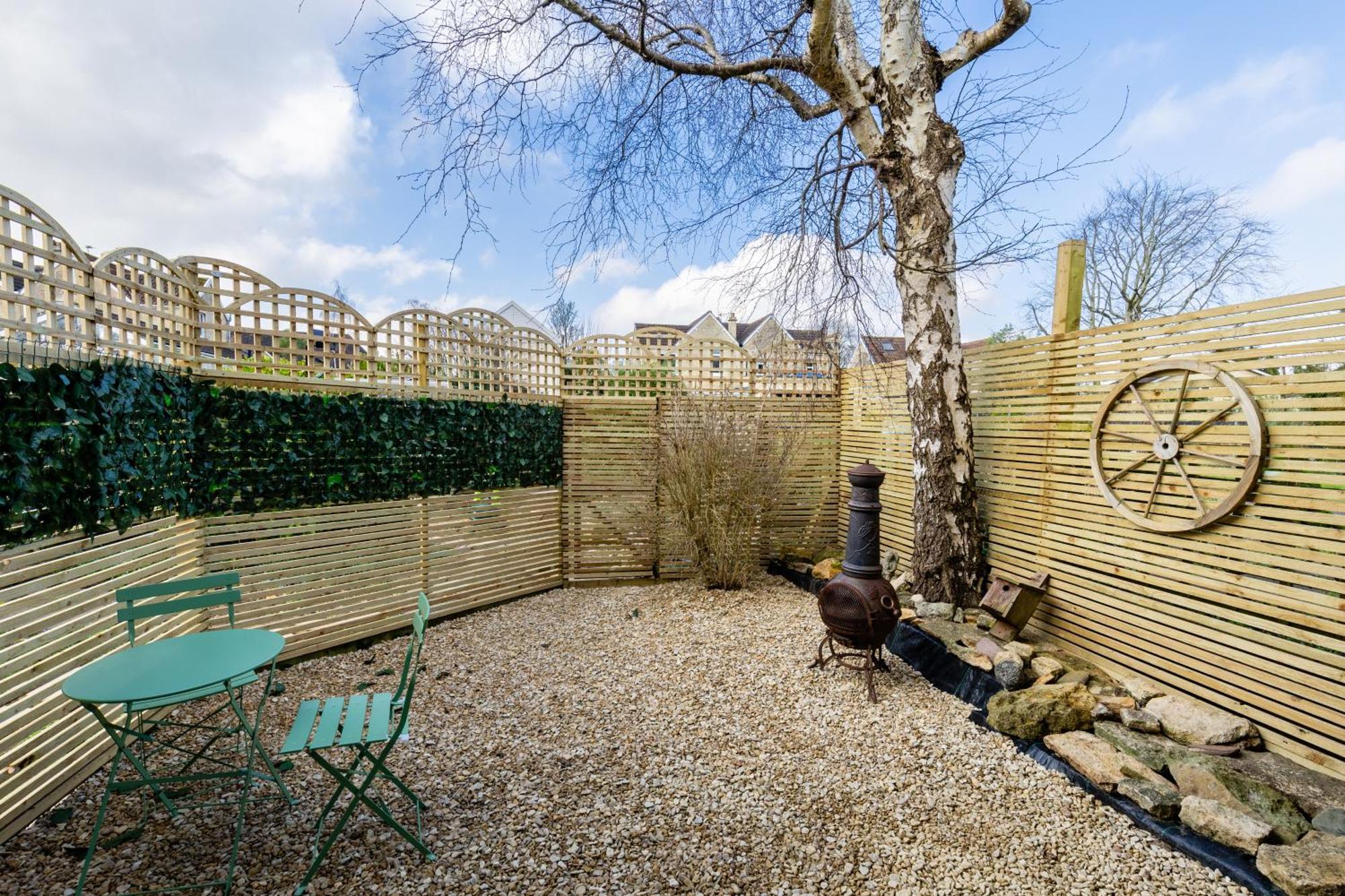 Midford Hideaway Apartment Bath Exterior photo